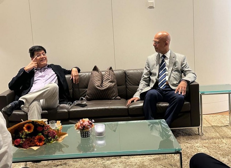 Ambassador Mridul Kumar received and welcomed Shri Piyush Goyal, Hon'ble Minister of Commerce and Industry at Zurich Airport on 14 July 2024